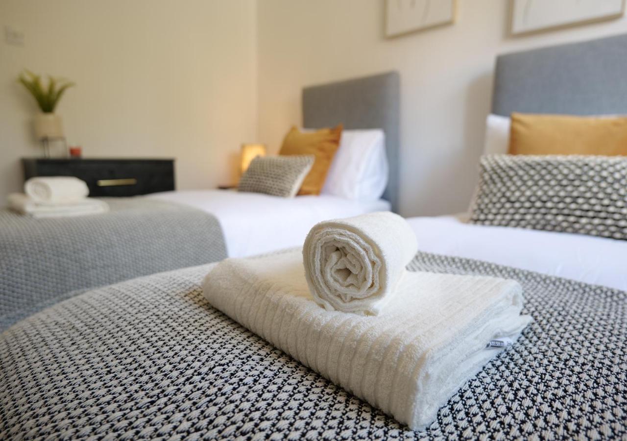 Modern Spark Home With Parking, Garden, Wi-Fi Birmingham Ngoại thất bức ảnh