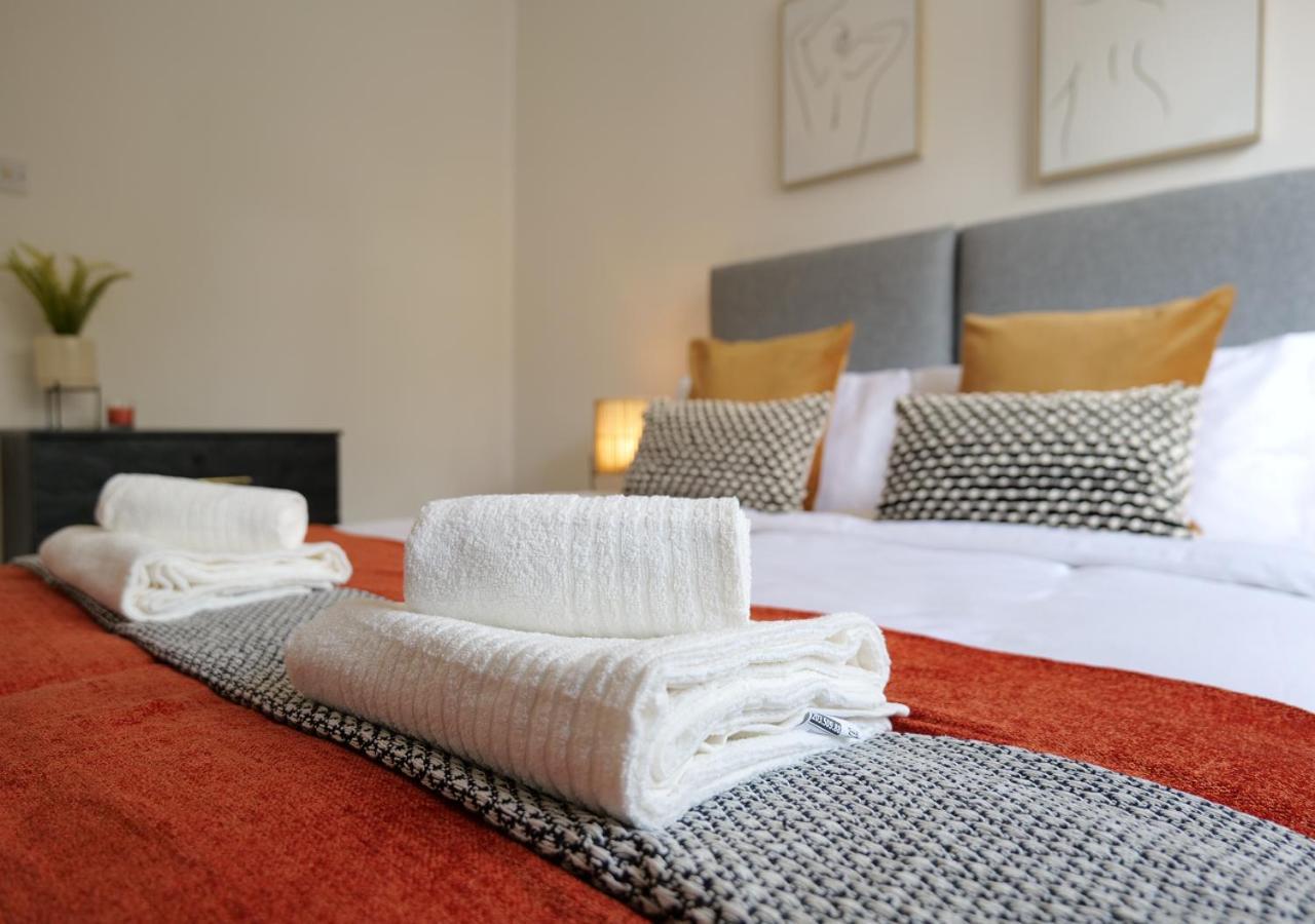 Modern Spark Home With Parking, Garden, Wi-Fi Birmingham Ngoại thất bức ảnh