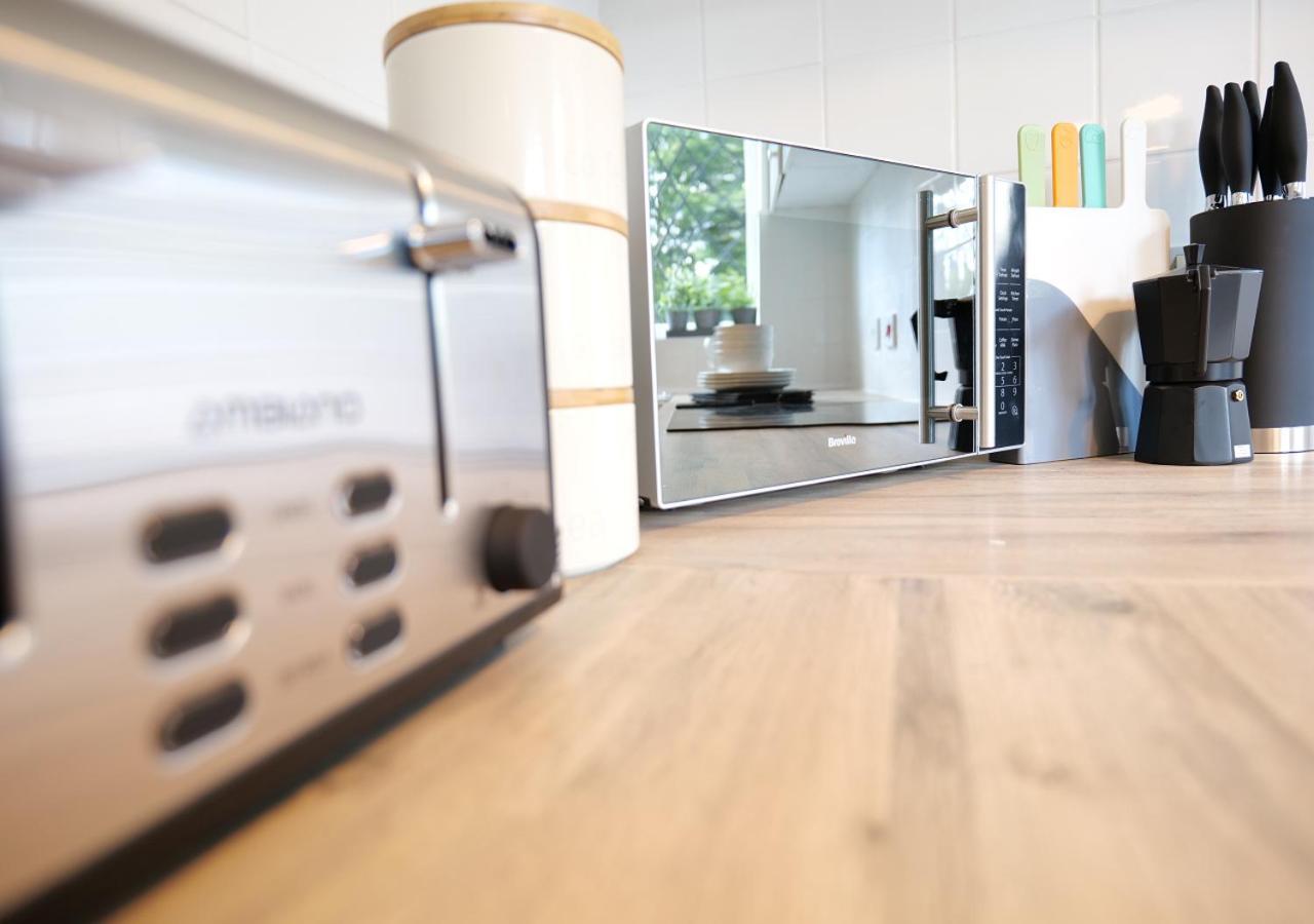Modern Spark Home With Parking, Garden, Wi-Fi Birmingham Ngoại thất bức ảnh