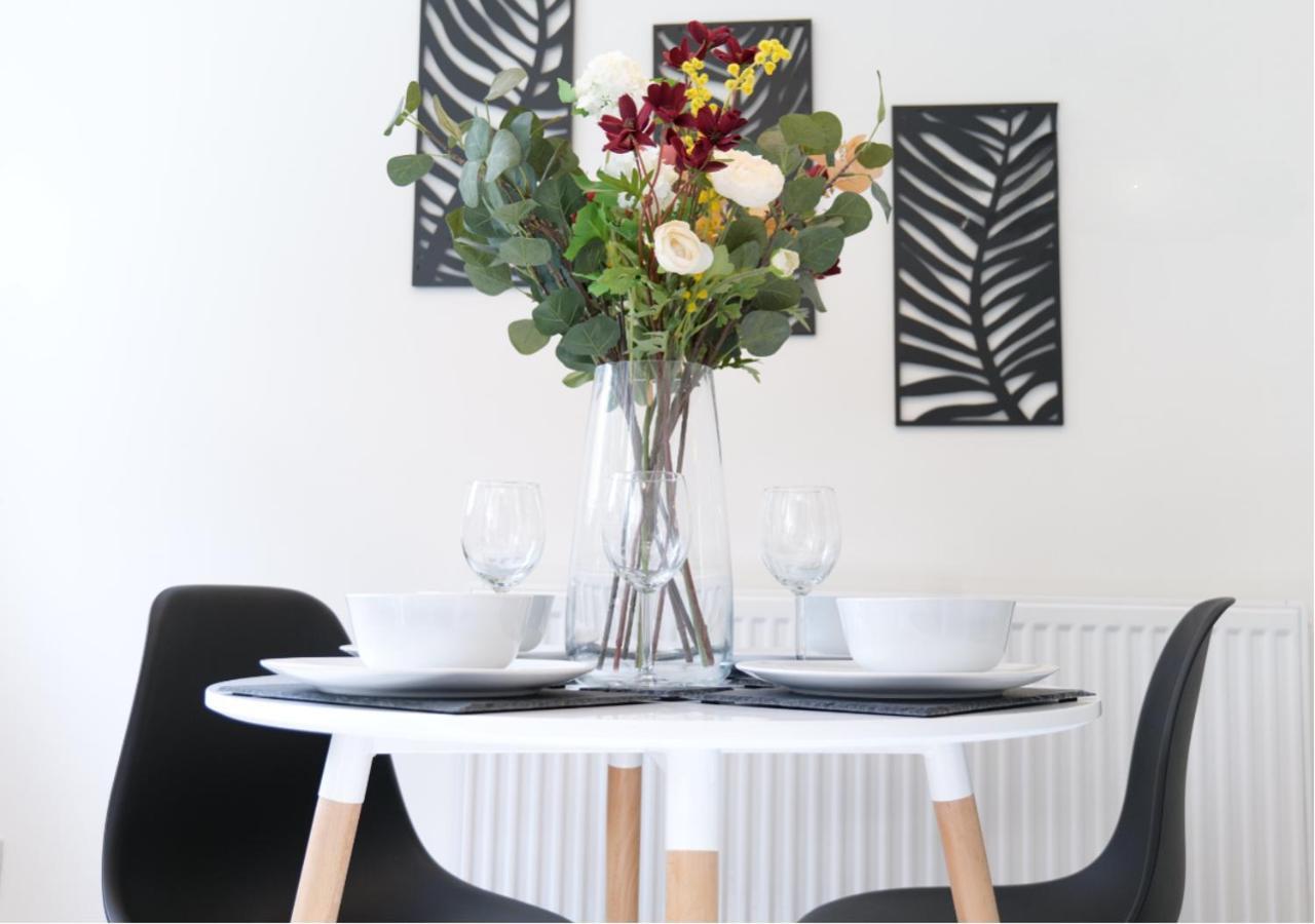 Modern Spark Home With Parking, Garden, Wi-Fi Birmingham Ngoại thất bức ảnh